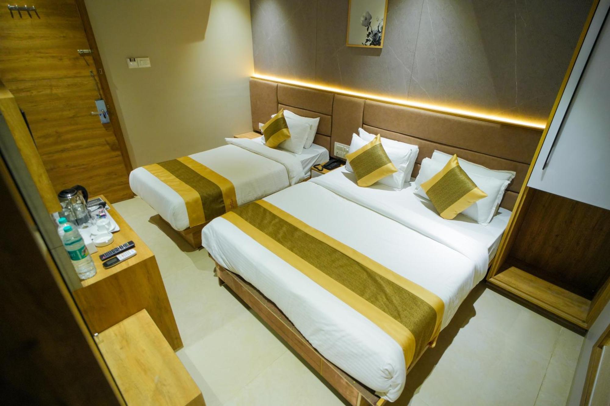 Hotel Skylink Hospitality Mahalaxmi มุมไบ ภายนอก รูปภาพ