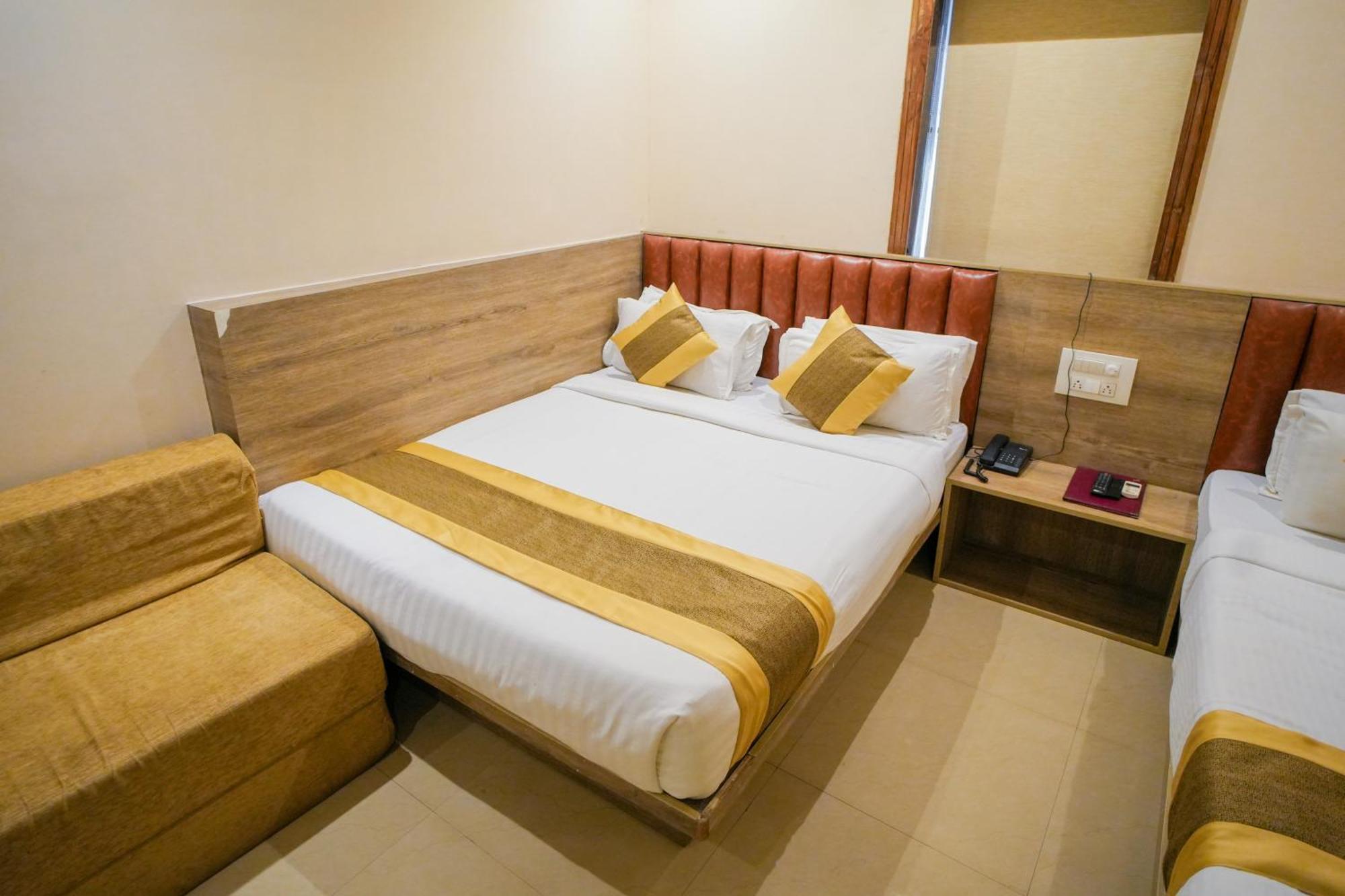 Hotel Skylink Hospitality Mahalaxmi มุมไบ ภายนอก รูปภาพ