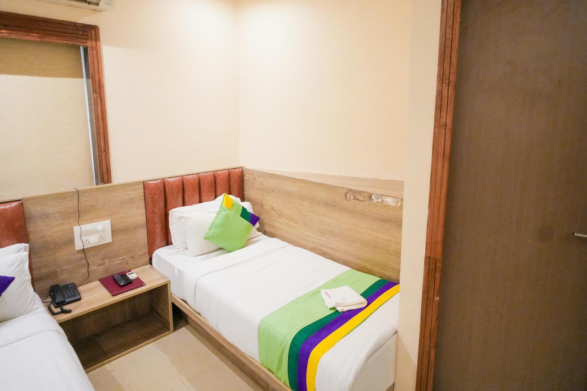 Hotel Skylink Hospitality Mahalaxmi มุมไบ ภายนอก รูปภาพ