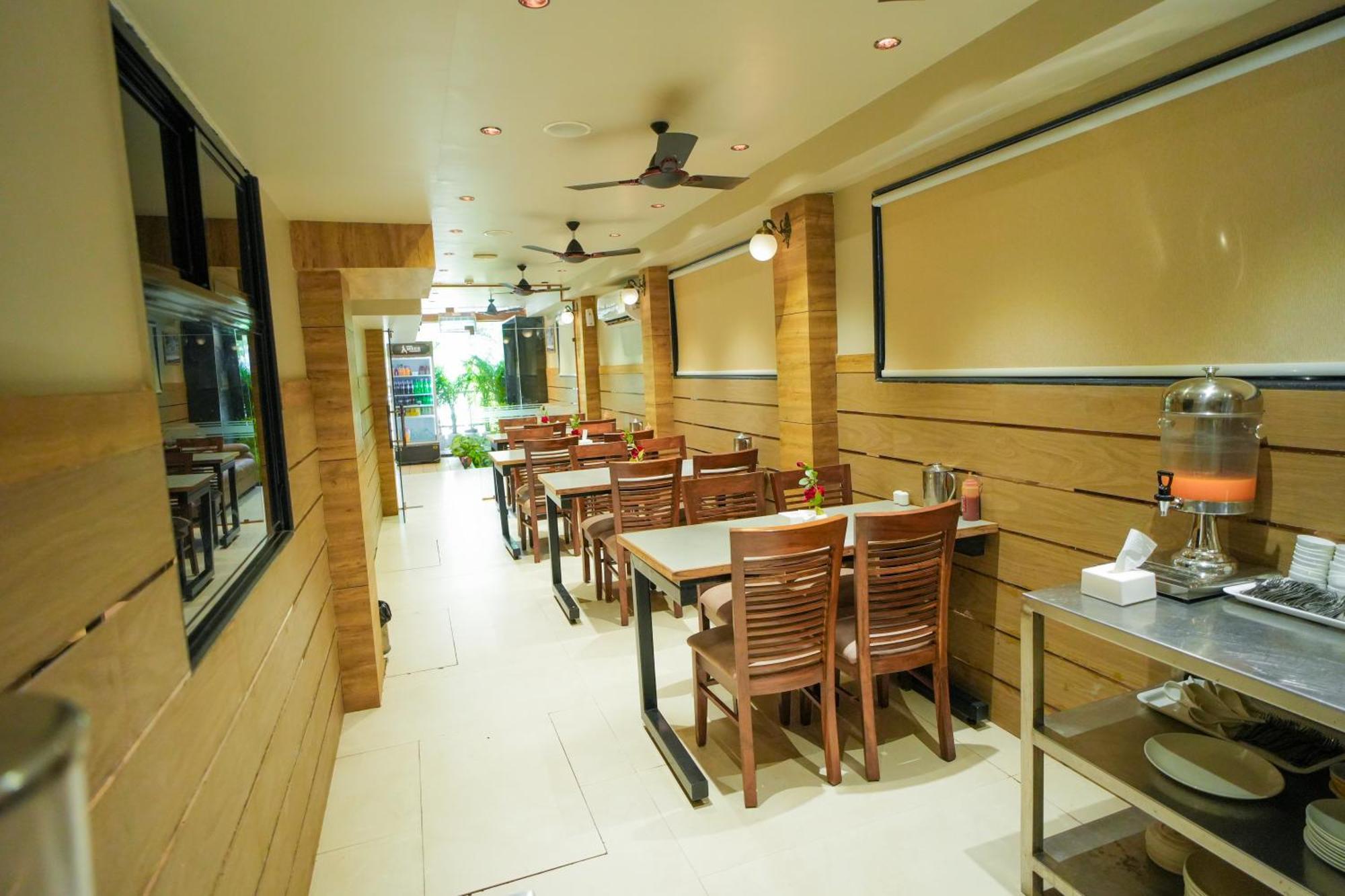 Hotel Skylink Hospitality Mahalaxmi มุมไบ ภายนอก รูปภาพ