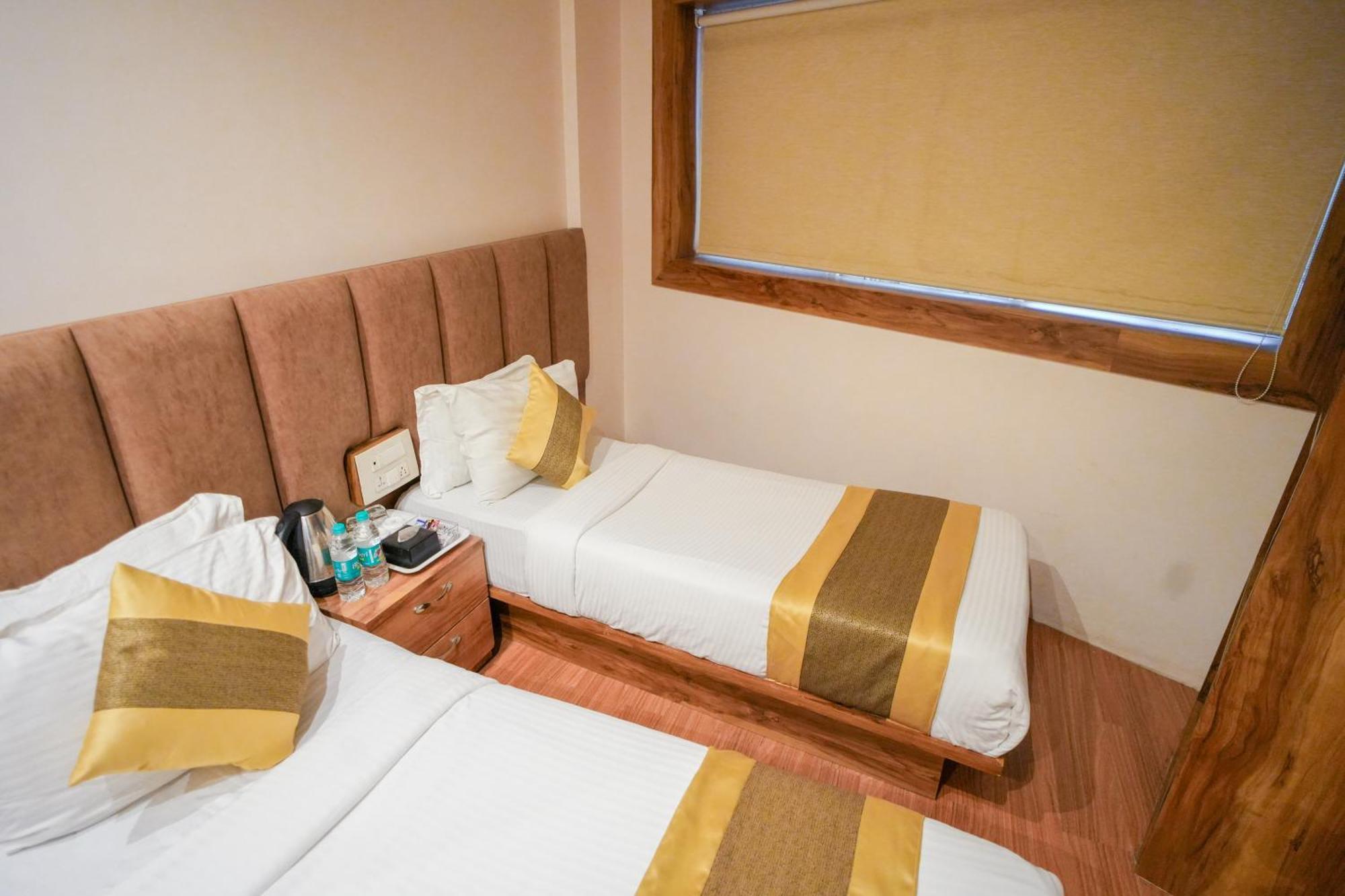 Hotel Skylink Hospitality Mahalaxmi มุมไบ ภายนอก รูปภาพ