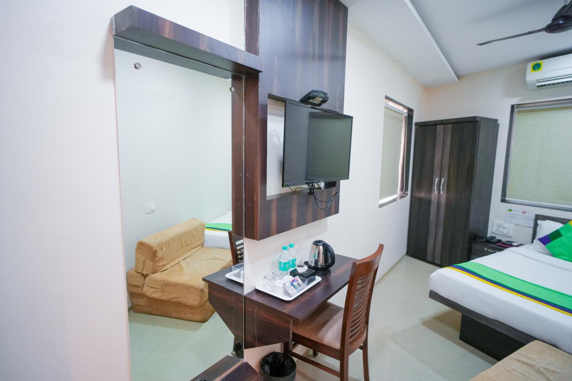 Hotel Skylink Hospitality Mahalaxmi มุมไบ ภายนอก รูปภาพ