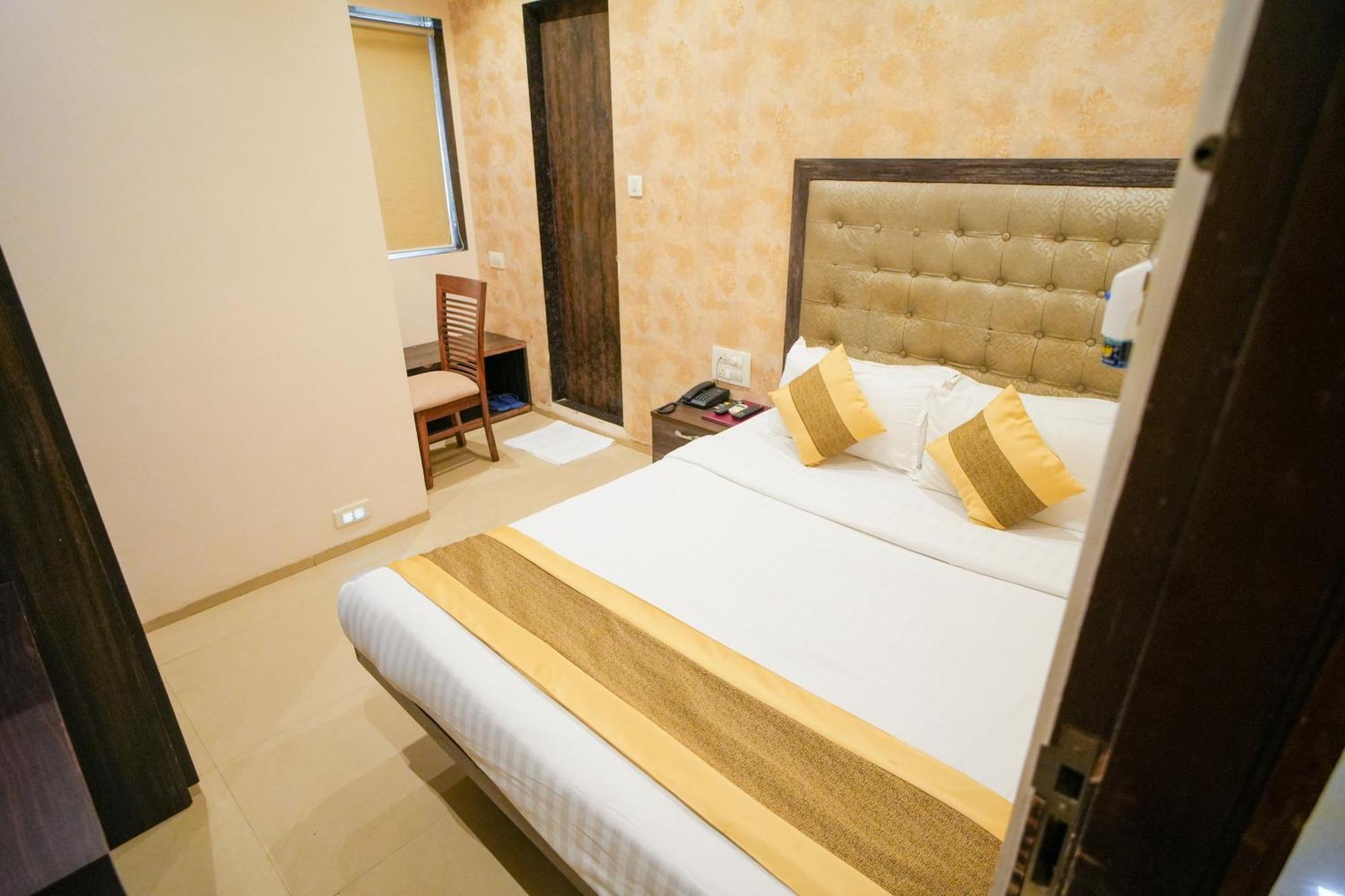 Hotel Skylink Hospitality Mahalaxmi มุมไบ ภายนอก รูปภาพ