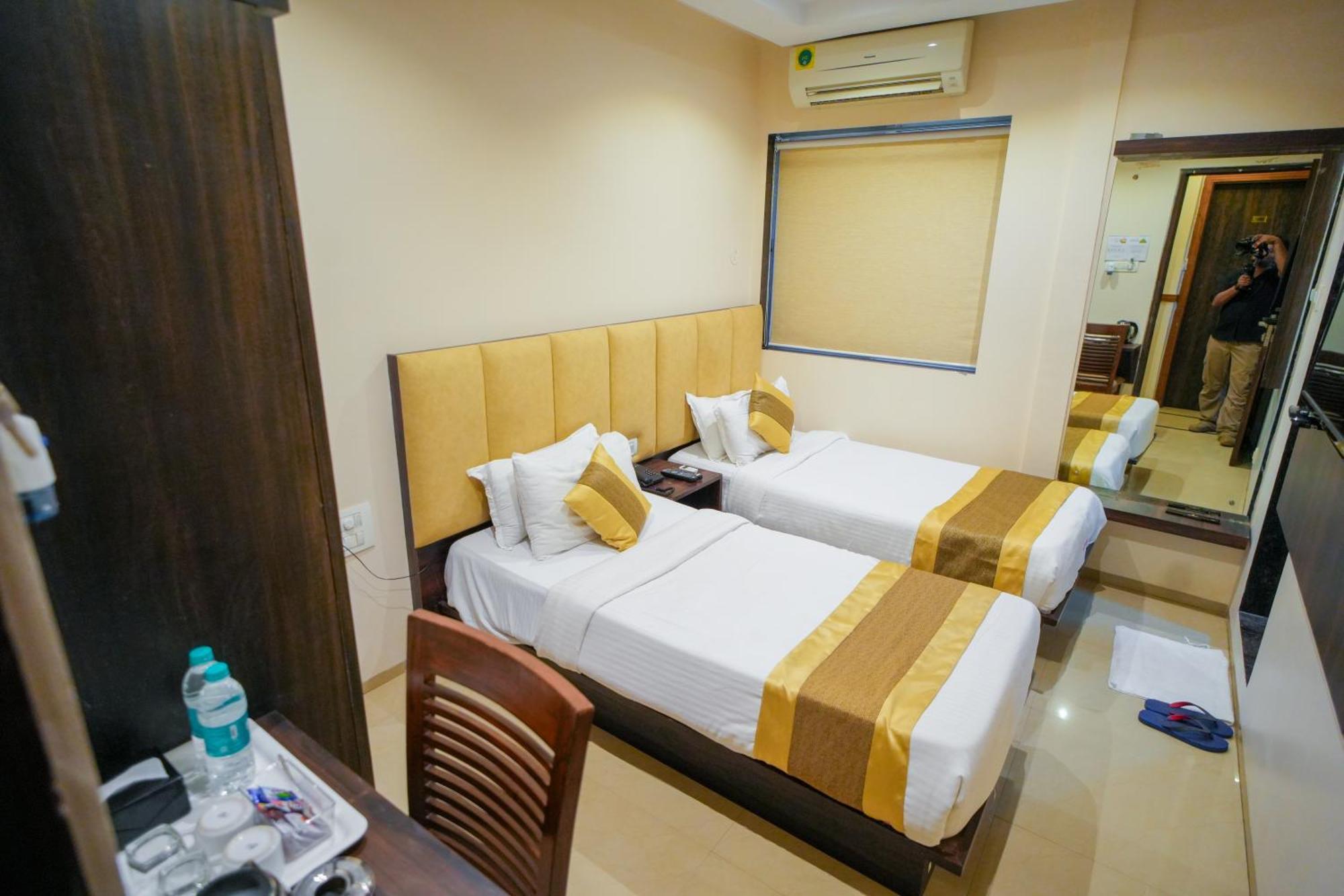 Hotel Skylink Hospitality Mahalaxmi มุมไบ ภายนอก รูปภาพ