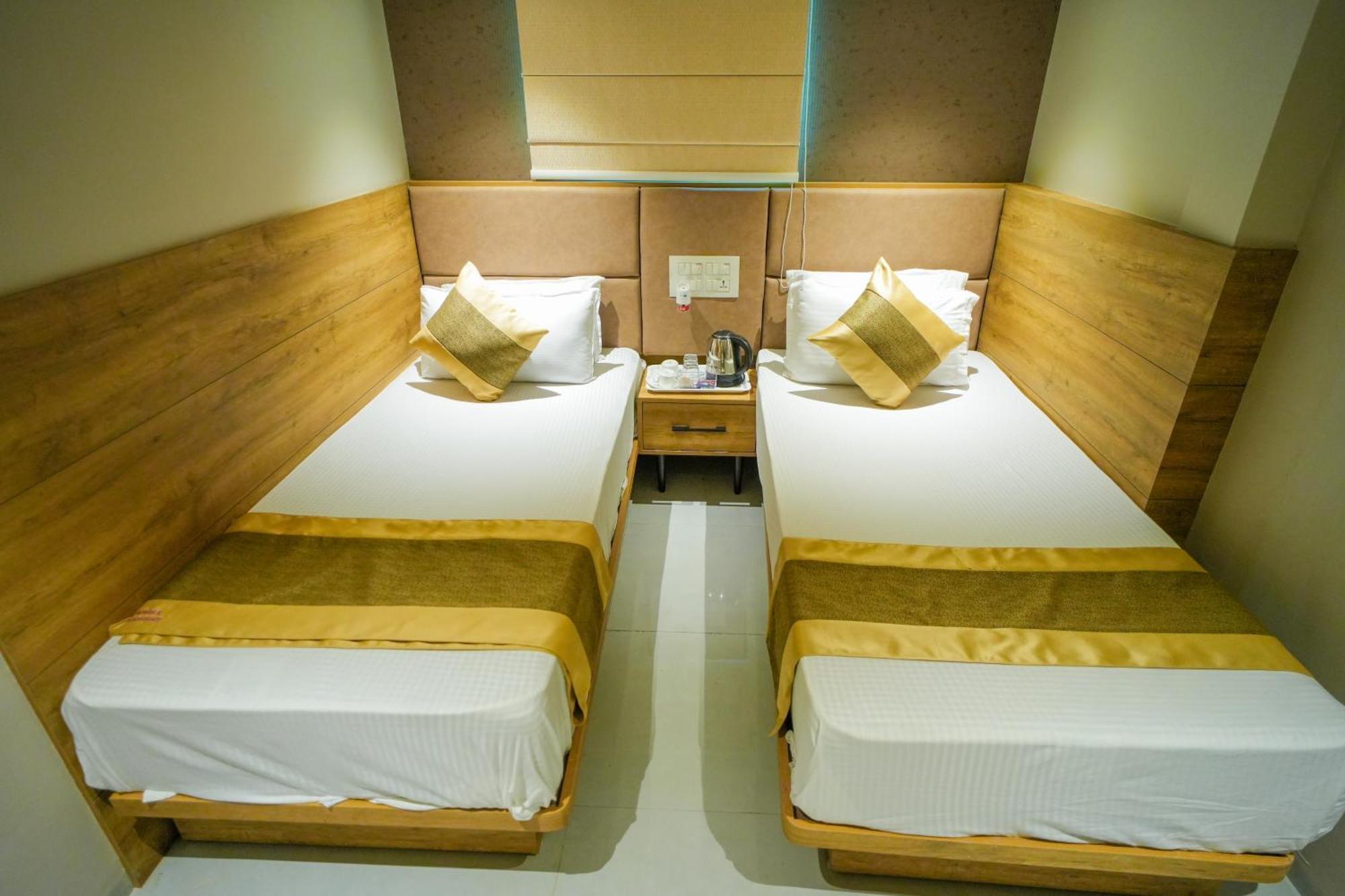Hotel Skylink Hospitality Mahalaxmi มุมไบ ภายนอก รูปภาพ